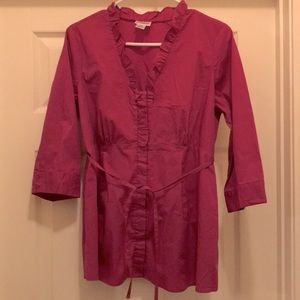 Button down maternity 3/4 sleeve dress shirt.